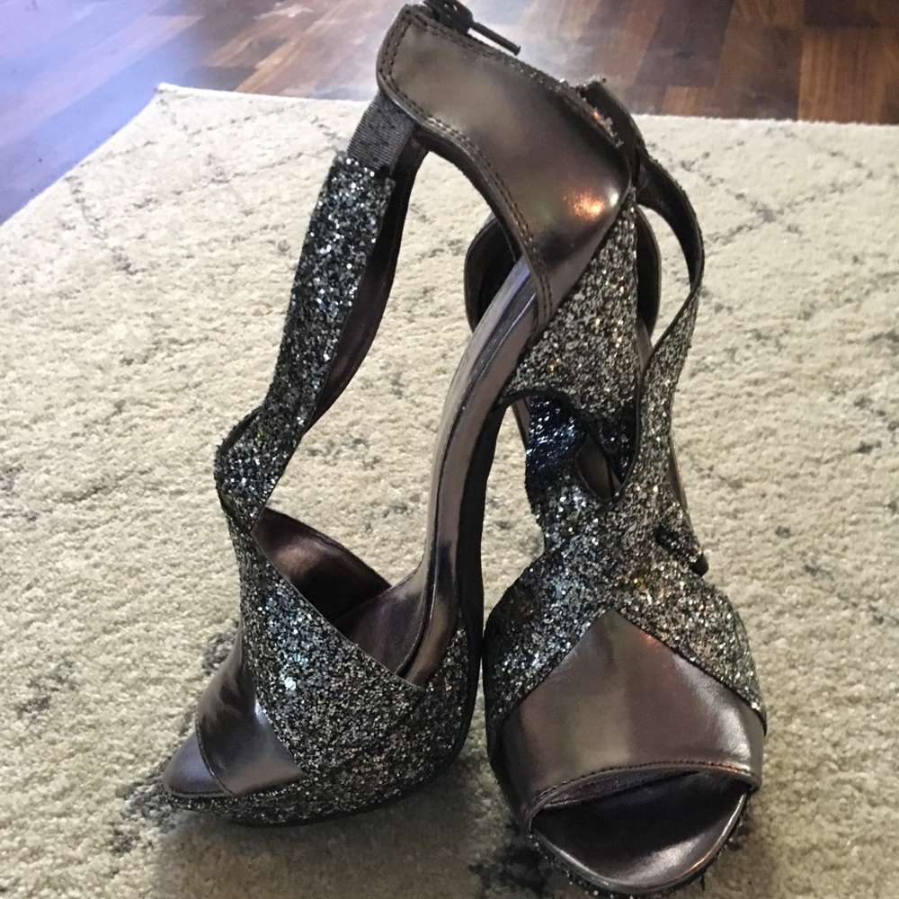 Silver Platform Heels - Picture 2 of 7